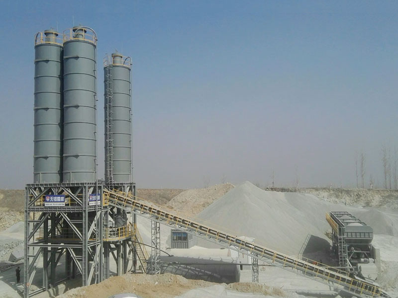 What is the difference between a stabilized soil mixing plant and a concrete mixing plant?